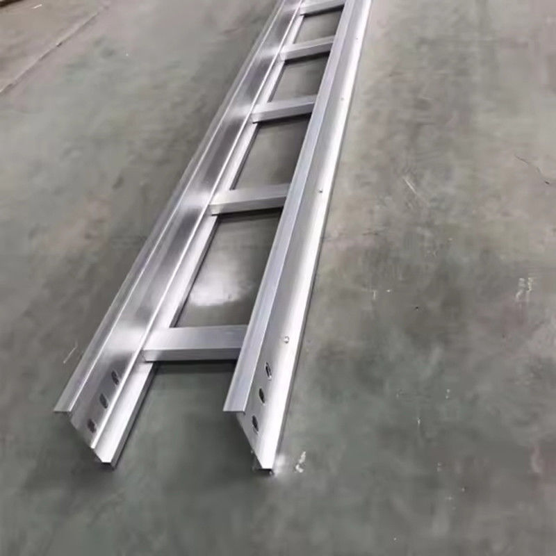 Sistema di vassoio per cavi di tipo scala in acciaio galvanizzato per carichi pesanti con capacità di carico di 200 kg