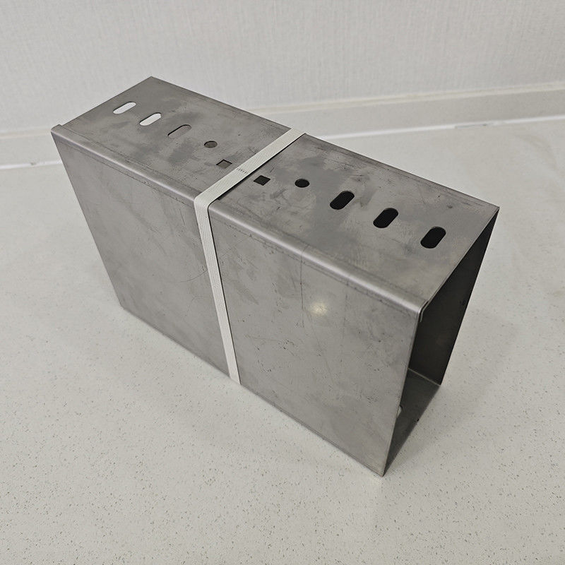 Telaio per cavi galvanizzati resistenti alla corrosione con accessori tipo parete / pavimento argento