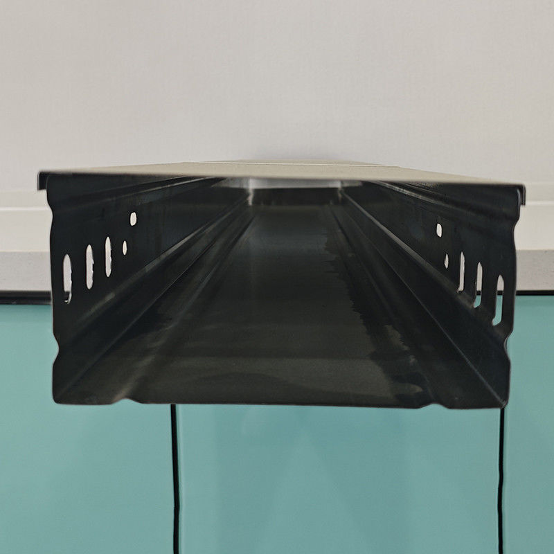 Cable tray di tipo trough in acciaio personalizzabile con elevata resistenza alla corrosione