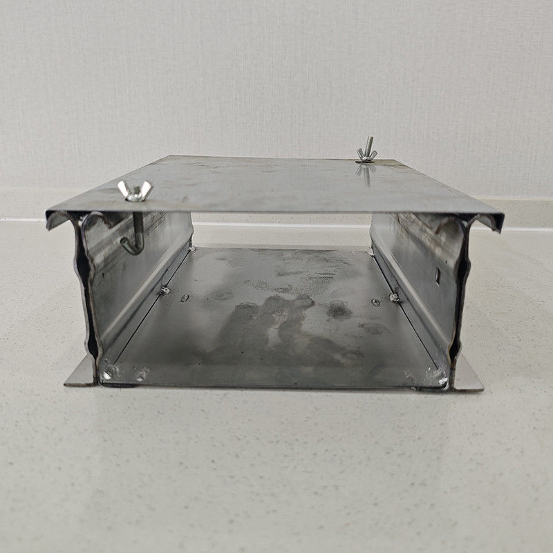 Cable tray di fondo solido interno con lunghezza personalizzata e finitura galvanizzata