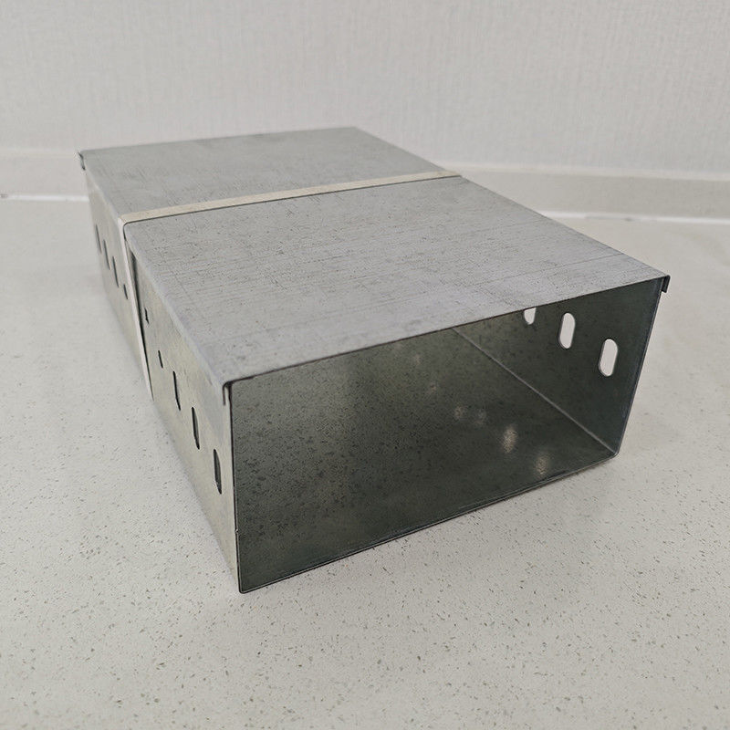 Cable tray di fondo solido in argento con elevata capacità di carico resistente al fuoco in base alle dimensioni