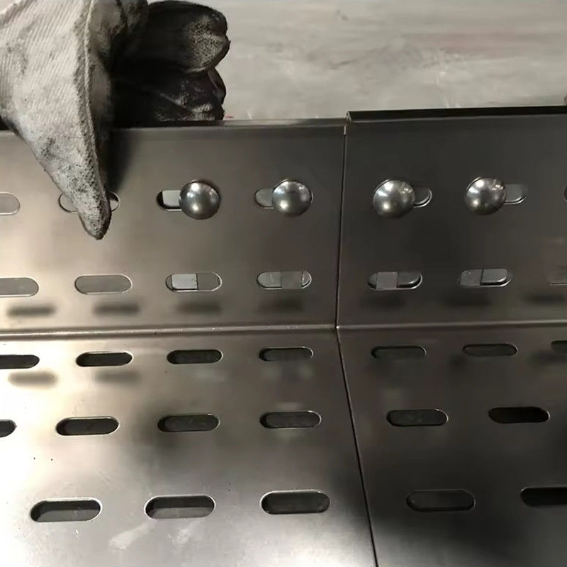 Cable tray galvanizzato ad immersione calda all'aperto con ventilazione o scanalatura perforazione