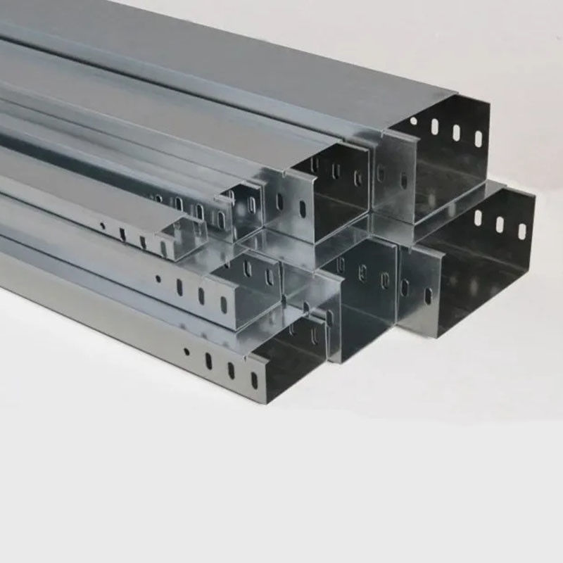 Non infiammabile Silver Galvanized Cable Tray Resistenza alla corrosione Facile installazione a parete o a pavimento