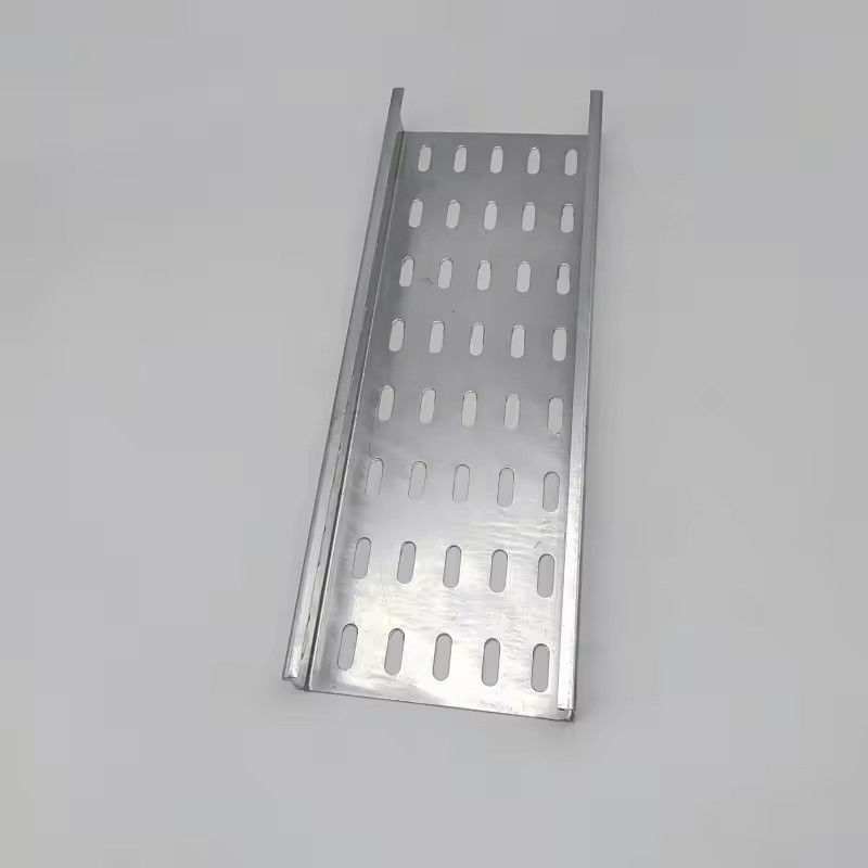 Cable tray di estrusione d'argento resistente alla corrosione da montare a parete o a pavimento per un'installazione facile